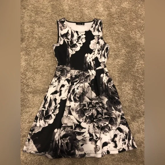 navy blue dress for baby girl Apt. 9 Women's Black A-Line Dress w/ Pockets & Gold Hardware, Sz Small EUC main image 0
